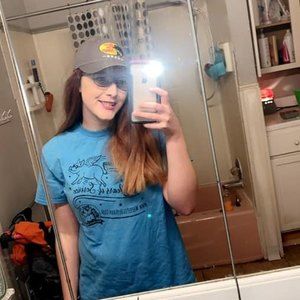 Meet your Posher, Leila